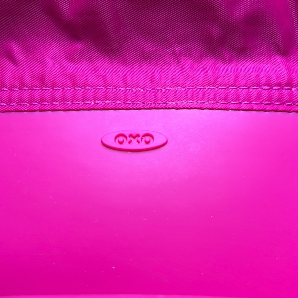 OXO Rollup Bib - Picture 5 of 8